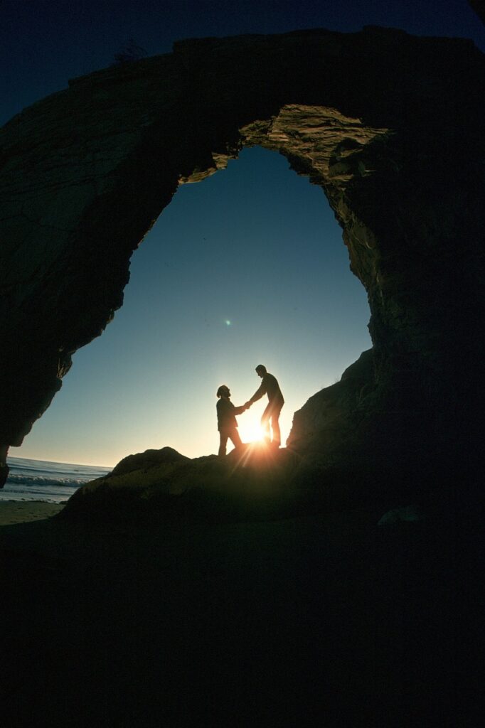 couple, silhouette, beach-5357132.jpg